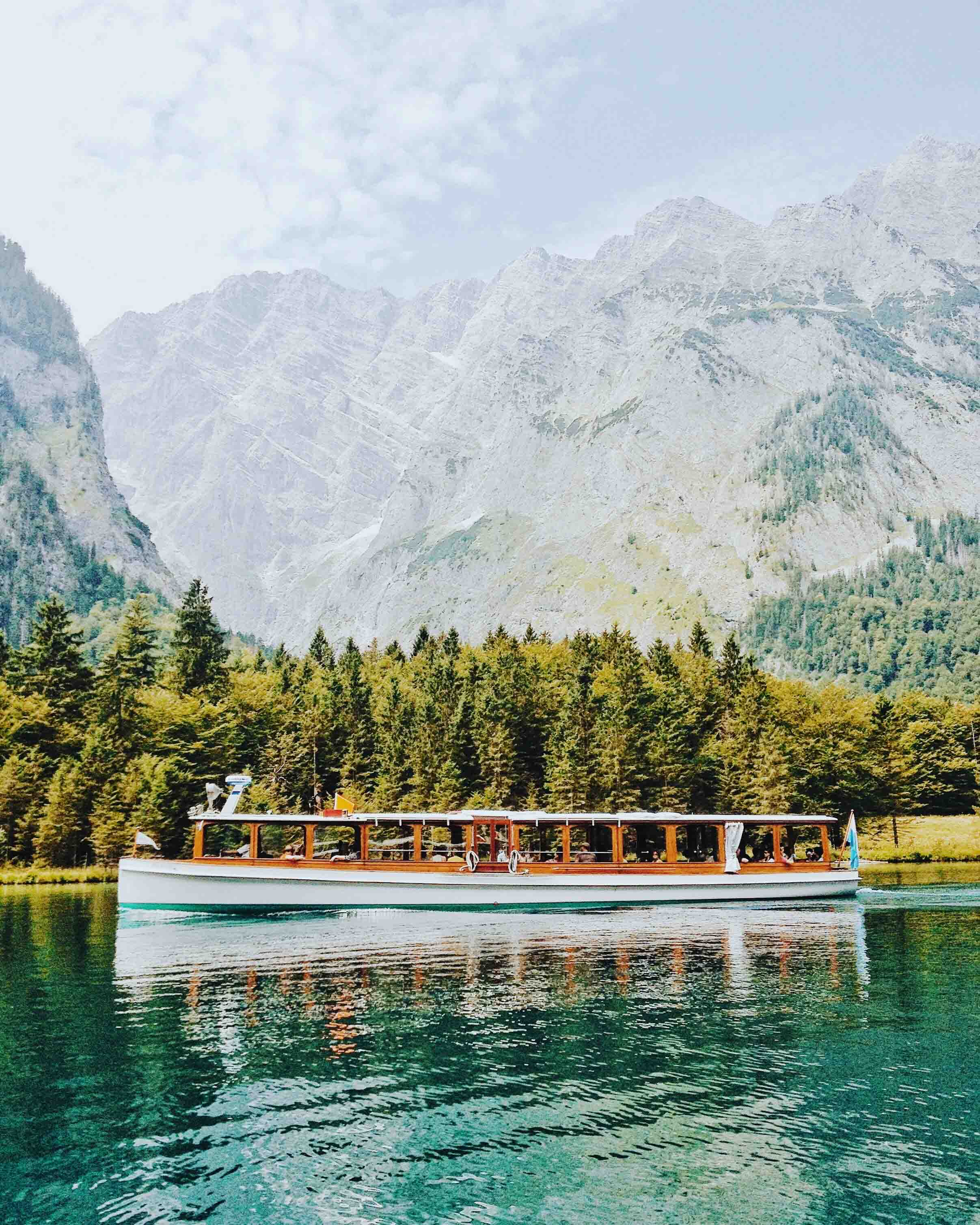 Electric boats on the Königssee: quiet and clean in unspoiled nature - Thursday, 22.03.2018