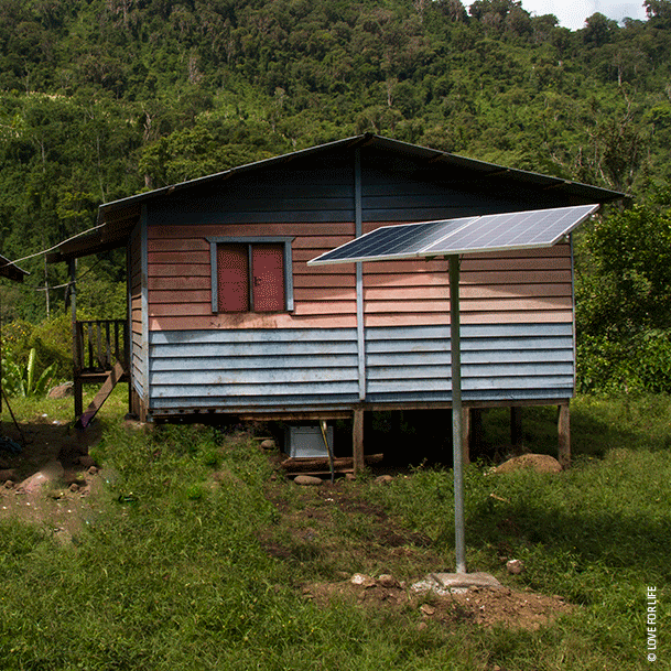 Einsatz von Einsatz von HOPPECKE Batterien im Regenwald Costa Ricas für indigene Gemeinden